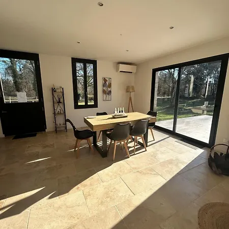 Holiday home Maison Dans Les Bois