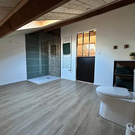 Maison Dans Les Bois * Lacquy
